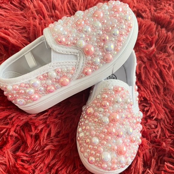 Kids Custom Rhinestone Shoes - Picture 3 of 4